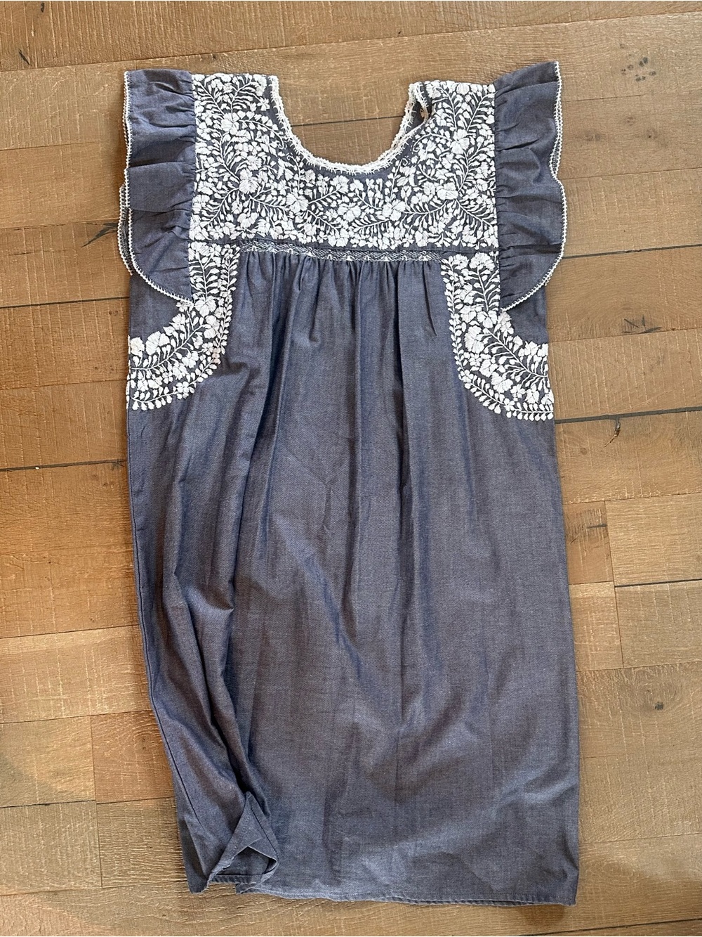 Embroidered Flutter Sleeve Shift Dress in Chambray Blue/Grey